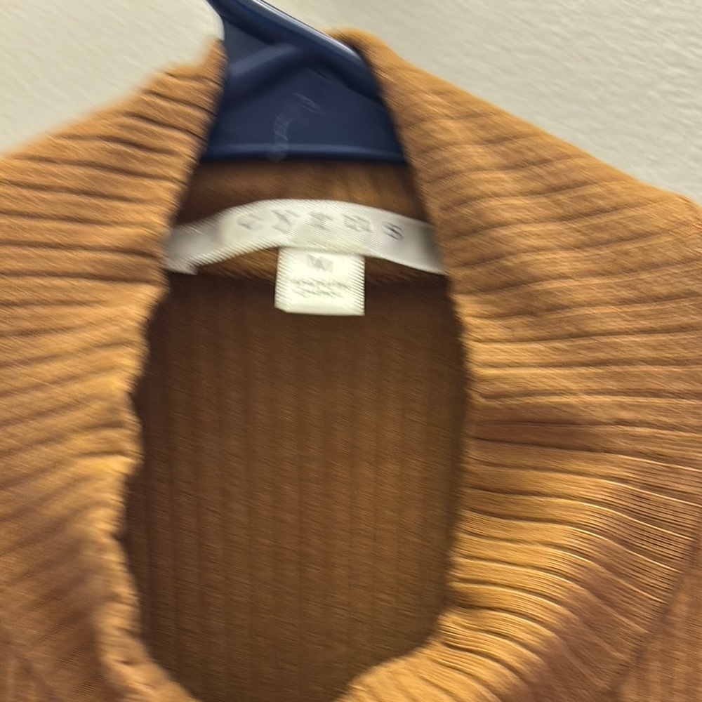 Cyrus Brown Ribbed‎ Top - Picture 2 of 4